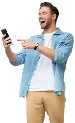 Asesora de CARSA Seguros atendiendo a clientes